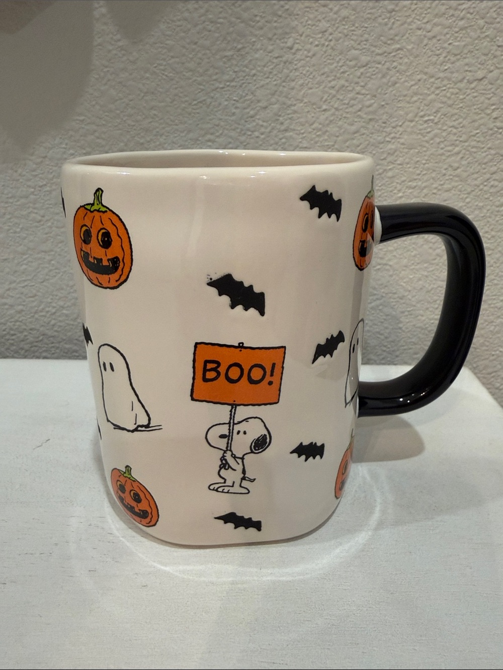 Peanuts Snoopy Cartoon Halloween Coffee Cup by Rae Dunn like new!!